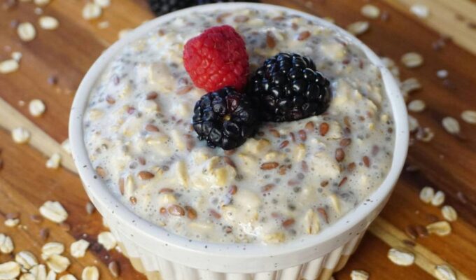Zdravá snídaně: ovesné vločky s ovocem
